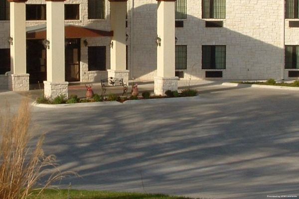 INN ON BARONS CREEK (Fredericksburg)